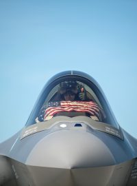 Vláda USA chystá prodej stíhaček F-35 Spojeným Arabským Emirátům