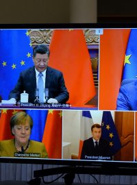 Předsedkyně Evropské komise Ursula von der Leyenová, předseda Evropské rady Charles Michel, německá kancléřka Angela Merkel, francouzský prezident Emmanuel Macron a čínský prezident Si Ťin-pching