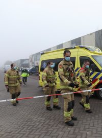 Exploze neznámé výbušniny ve středu ráno poškodila centrum pro testování na koronavirus v nizozemském městečku Bovenkarspel