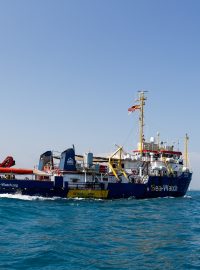 Loď Sea-Watch 3 míří do Středozemního moře zachraňovat migranty