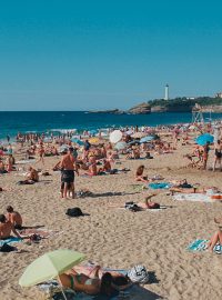 Pláže kvůli výskytu toxických řas uzavřelo i letovisko Biarritz