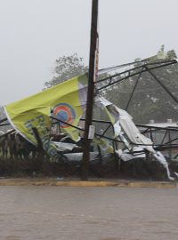K západnímu pobřeží Mexika dorazil hurikán Nora