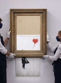 Slavný obraz Dívka s balónkem míří znovu do aukce