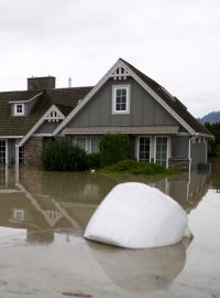 Průtrže mračen v kanadském městě Chilliwack způsobily sesuvy půdy a následné záplavy