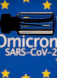 Vědci nyní zjišťují, zda nová varianta omikron dokáže obejít protilátky získané z očkování