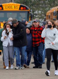Střelecký útok na střední škole v Michiganu si vyžádal tři mrtvé