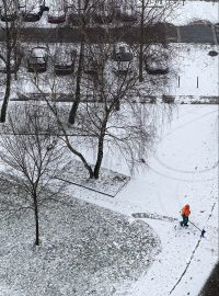 sníh na sídlišti, ilustrační foto