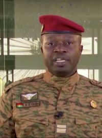 Nový vojenský lídr Burkina Fasa podplukovník Paul-Henri Sandaogo Damiba