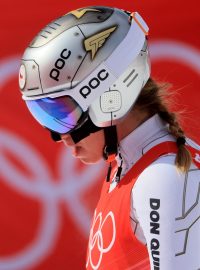 Ester Ledecká v úterý druhou medaili na letošních olympijských hrách nezískala. V lyžařském sjezdu sice na mezičasech vedla, ale ve druhé polovině chybovala
