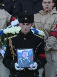 Rusko se chystá ještě víc omezit informace o svých vojácích, kteří padli na Ukrajině (ilustrační foto)