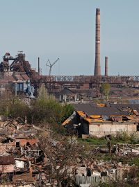 Ocelárny Azovstal v Mariupolu po ruském bombardování