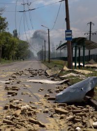 Trosky po útoku ruských jednotek ve městě Bachmut v Doněcké oblasti