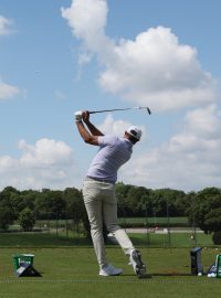 Americký golfista Dustin Johnson je zatím největší hvězdou, která se připojila k LIV Golf Invitational