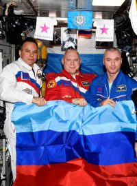 Ruská posádka na ISS oslavuje dobytí ukrajinské Luhanské oblasti