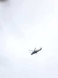 Helikoptéra barmské armády při akci proti povstalcům v Karenském státě