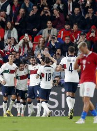 Čeští fotbalisté v souboji s Portugalskem