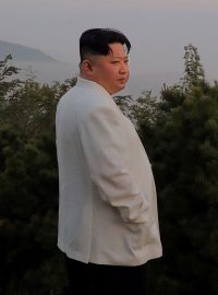 Severokorejský diktátor Kim Čong-un pozoruje vzlet testovací střely