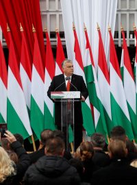 Maďarský premiér Viktor Orbán pronesl projev u příležitosti 66. výročí vypuknutí protisovětského povstání nikoliv v Budapešti, jak velí tradice, ale ve městě Zalaegerszeg na západě Maďarska