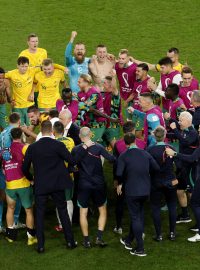 Fotbalisté Austrálie slaví postup mezi nejlepších 16 týmů mistrovství světa