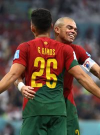 Goncalo Ramos se s Pepem raduje ze své trefy proti Švýcarsku