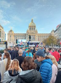 Demonstrace na Václavském náměstí svolané spolkem Milion chvilek pro demonstraci 30. 10. 2022