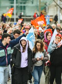 Lidé ve městě Clermont-Ferrand ve střední části Francie protestovali proti zvýšení hranice odchodu do důchodu