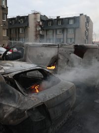 „Na dvoře jedné obytné budovy hoří auta,“ uvedl starosta Kyjeva