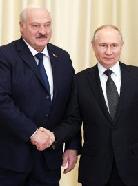 Alexandr Lukašenko (vlevo) s Vladimirem Putinem