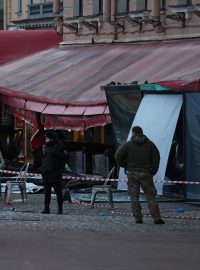 Při výbuchu v petrohradské kavárně válečný propagandista a bloger Vladlen Tatarskij