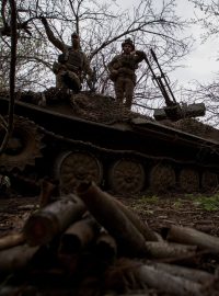 Ukrajinští vojáci u Bachmutu