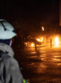 Hasiči po ostřelování Charkova museli hasit několik požárů