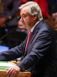 Své vystoupení Guterres zahájil připomínkou záplav v Libyi, které si tento měsíc vyžádaly přes 11 tisíc obětí