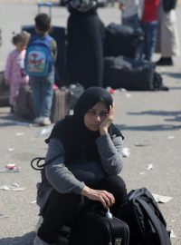 Palestinci čekající v naději na otevření hraničních přechodů do Egypta