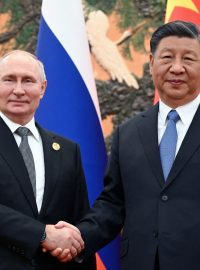 Putin se v Pekingu sešel s čínským prezidentem Si Ťin-pchingem