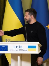Ukrajinský prezident Volodymyr Zelenskyj a předsedkyně Evropské komise Ursula von der Leyenová