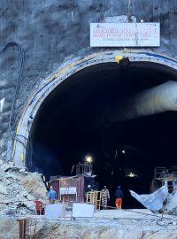 Tunel, kde došlo k zasypání několika dělníků