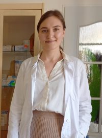 Lékařka Oksana Denysiuková, která vystudovala medicínu v Kyjevě