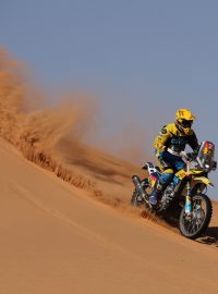 Český motocyklista Martin Michek se po 4. etapě Dakaru posunul do elitní desítky průběžného pořadí