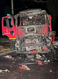 Poškozený hasičský vůz po ruském útoku v Charkově (4. dubna 2024)