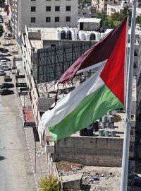 Palestinská vlajka v Hebronu na Západním břehu Jordánu okupovaném Izraelem