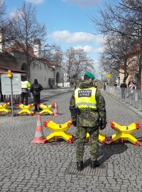 Bezpečnostní kontroly na Pražském hradě