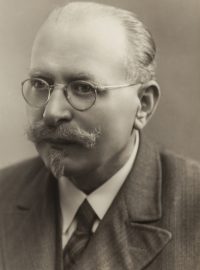 Portrétní fotografie J. J. Pály od Eduarda Kahlera
před rokem 1940.