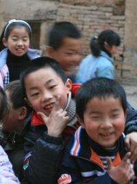 Li Jen-siaová adoptovala celkem 118 dětí a vytvořila pro ně sirotčí vesnici (ilustrační foto)