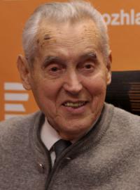 Spisovatel, bývalý politický vězeň, místopředseda Konfederace politických vězňů, předseda Klubu Milady Horákové a člen mezinárodního PEN klubu František Šedivý.