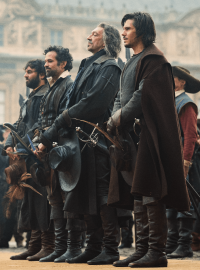 Pio Marmaï, Romain Duris, Vincent Cassel a François Civil jako Porthos, Aramis, Athos a D&#039;Artagnan