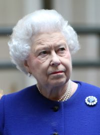 Její Veličenstvo královna Alžběta II. na archivním snímku z roku 2012.