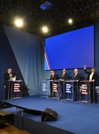 Prezidentští kandidáti během poslední prezidentské páteční debaty v Českém rozhlase