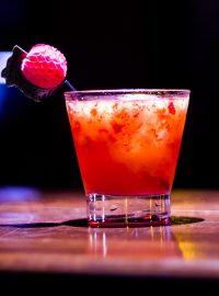 Drink na baru (ilustrační foto)