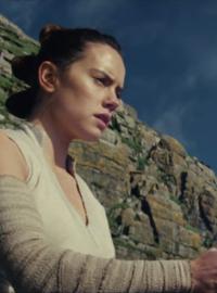 Rey (Daisy Ridleyová) v novém traileru k filmu Star Wars: The Last Jedi