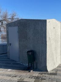 Kvalita dniprovských betonových úkrytů je podle Vránka nízká, před raketami a úlomky obyvatele města příliš neuchrání